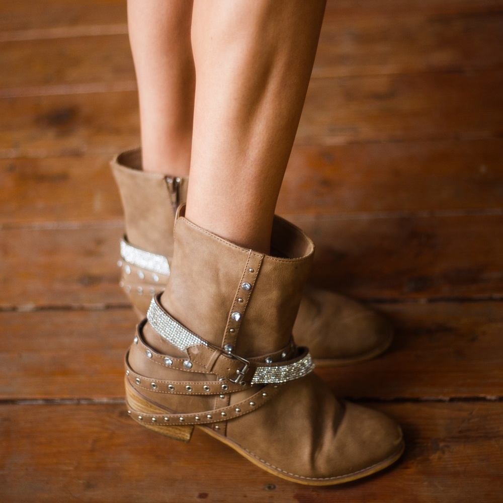 Not Rated Women’s Size 10 Tan Bling Ankle Boots
